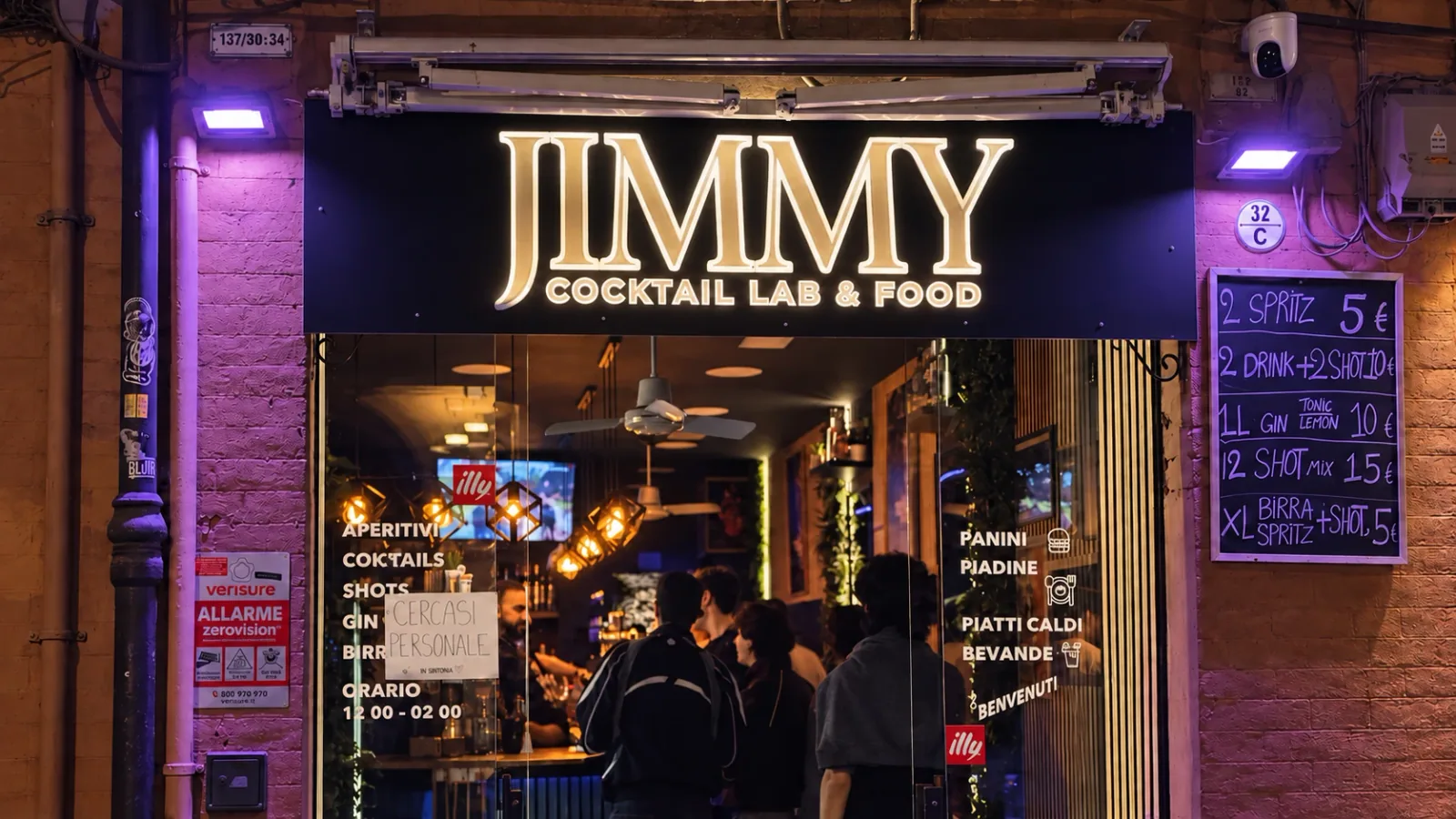Insegna Jimmy Cocktail Lab & Food in via Petroni, Bologna.